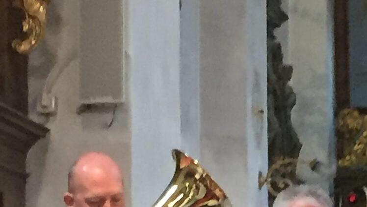 Der  Musikzug Wildflecken absolvierte seinen Erstauftritt in der festlich geschmückten Klosterkirche. Foto; Regina Rinke