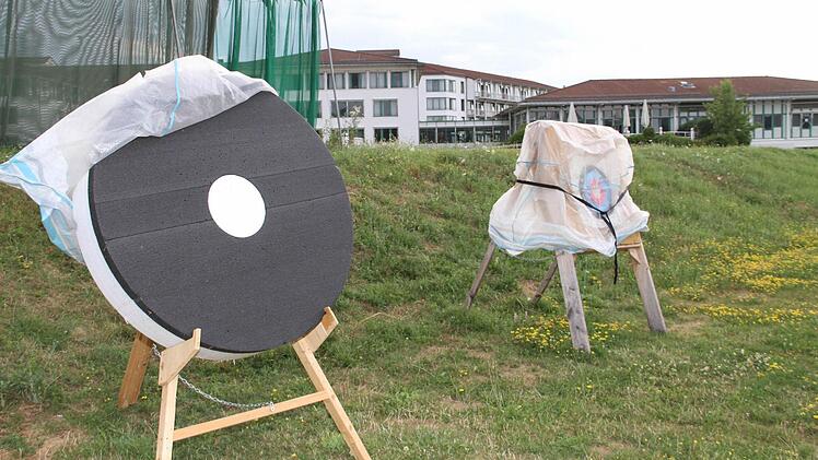 Für die beiden Zielscheiben möchte die Schön-Klinik eine Überdachung bauen. Foto: Matthias Einwag