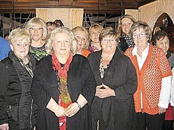 Das neue Vorstandsteam des Ortsverbandes Lichtenfels der Frauen-Union mit der Ersten Vorsitzenden Gertud Tischer (vorne, Dritte von links) Foto: Alfred Thieret