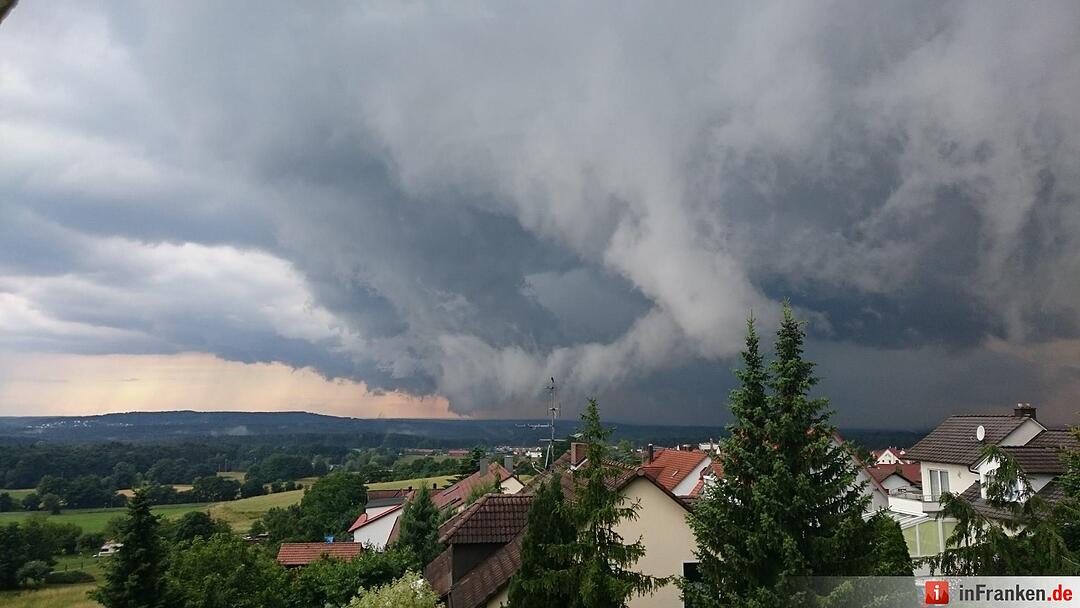 Gewitter über Diepersdorf im Nürnberger Land