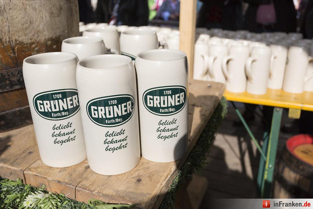 Fürther Michaeliskirchweih eröffnet