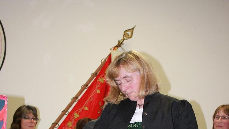 Die Modenschau der Trachtendamen Katharina Becht