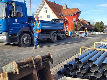 Auch in der Hanse-Siedlung in Unterleichtersbach wird derzeit viel gegraben, um das Stromnetz zu erneuern.  Foto: Steffen Standke