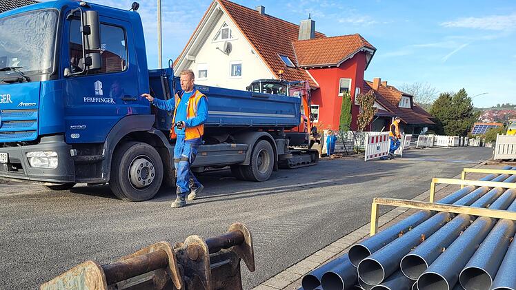 Auch in der Hanse-Siedlung in Unterleichtersbach wird derzeit viel gegraben, um das Stromnetz zu erneuern.  Foto: Steffen Standke