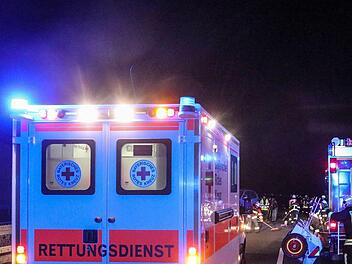 A93 Richtung Hof: Zwei Tote nach Massencrash - weiterhin Vollsperrung