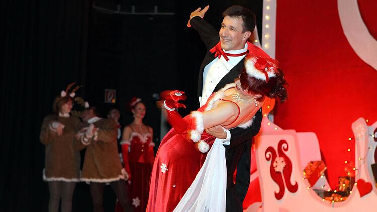 Die Tanzschule Gehde führte bei ihrer "Christmassshow" verschiedene Tänze auf.
