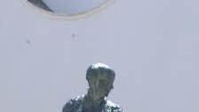 Peter Ruhnau vor der Statue des Stierkämpfers "Ordonez" in Ronda. Dort steht eine der ältesten Stierkampfarenen Spaniens.