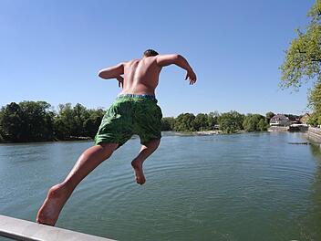 Die Woche startet sommerlich, allerdings sind auch Gewitter m&ouml;glich. Foto: Karl-Josef Hildenbrand/dpa