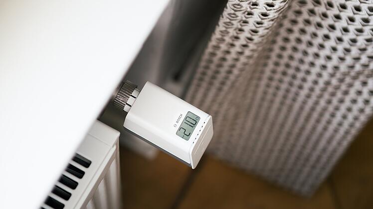 Smart Home Heizkörper-Thermostat: Regelt gezielt die Temperatur in einzelnen Räumen mit praktischer Zeitschaltuhr.