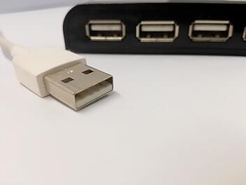 Mit dem richtigen USB-Port am Laptop lassen sich Daten schneller &uuml;bertragen.