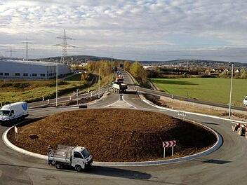 Der neue Kreisel mit Blickrichtung Westen. Foto: Josef Hofbauer