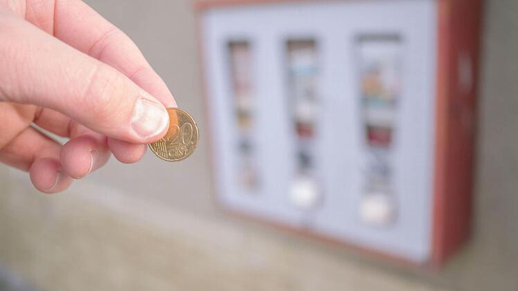 Für 20 Cent sind Süßigkeiten aus dem Automaten auszulösen. Foto: Marian Hamacher