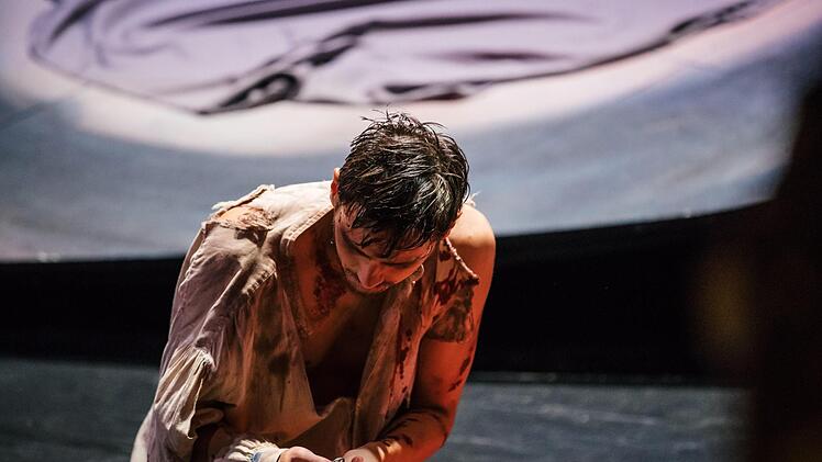 Die Neuinszenierung von Puccinis Oper "Tosca" eröffnete den Premieren-Reigen am Landestheater Coburg.Foto: Sebastian Buff