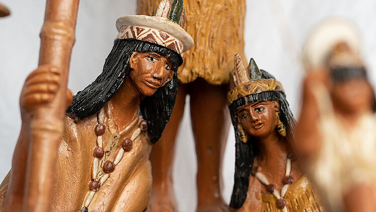 Dettelbach: Weihnachtsausstellung im KUK - Produkte und Krippen k&ouml;nnen auch gekauft werden