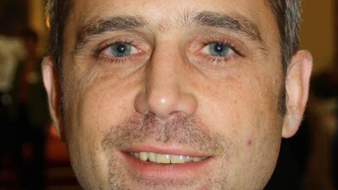 Für den Bad Kissinger Kurdirektor Frank Oette gehören "Tradition, klassische Infrastruktur und ortstypische Heilmittel" fest zum Kurbetrieb. "Bei der Anschluss-Heilbehandlung sind die Patienten oft gar nicht in der Lage, die Klinik zu verlassen", nennt er den Unterschied zum Kur-Urlauber, der nach Bad Kissingen kommt, um Traditionen wie eben die Moorbäder oder das Kurorchester zu erleben.