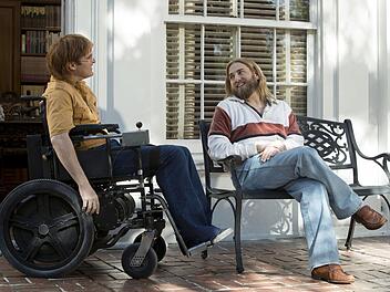 "Don't Worry, He Won't Get Far on Foot": Joaquin Phoenix (links) als  John Callahan und Jonah Hill als Donnie Star im Wettbewerbsbeitrag von Regisseur Gus Van Sant.Amazon Content Services LLC / Scott Patrick Green