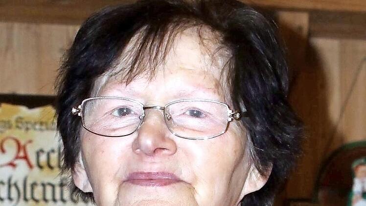 Von der FU für 40-jährige Treue geehrt: Lene Ströhlein  Foto: Wunder