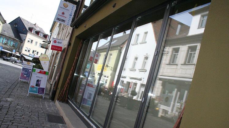 In der Apothekenstraße wird in diesem bislang geschlossenen Lokal bald neues Leben einziehen. Foto: Andreas Oswald