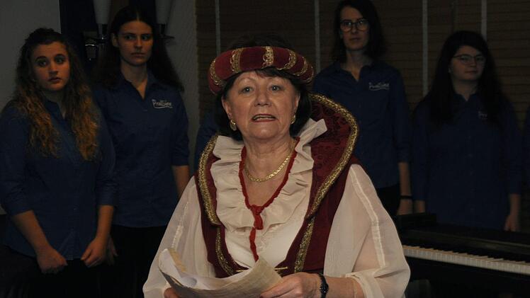 Marie-Luise Biedermann bei der Spendenübergabe als Prinzessin Radegundis, welche die Gründerin des ersten und bedeutendsten Klosters in Frankreich war. Sie war zugleich Förderin von Venantius Honarius Fortunatus, dem Namensgeber des Ordens Sankt Fortunat.Peter Klopf
