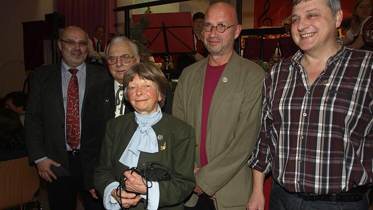 Für 40-jährige Mitgliedschaft ehrte Franz Kuhn: Ewald Lutz, Irene Christ, Rainer Zimmermann und Gregor Lutz.