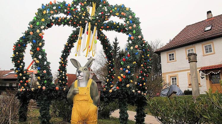 Der Osterbrunnen in Theisenort Foto: Ferdinand Merzbach