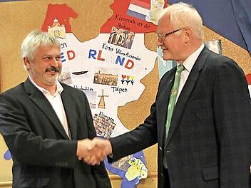 Der bisherige ASCO-Geschäftsführer Wolfgang Hammerschmidt (rechts) wünschte seinem Nachfolger Carlo Stauch viel Erfolg.  Foto: Friedwald Schedel