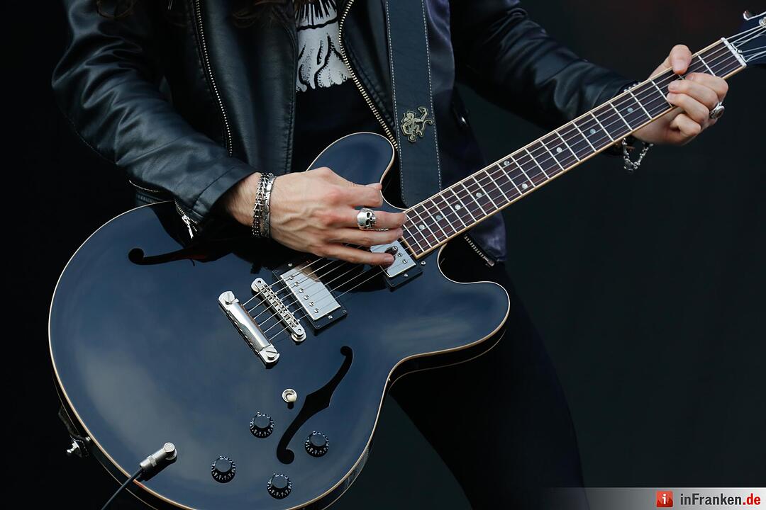 RIP15 - Slash feat. Myles Kennedy & The Conspirators