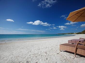 Ein beliebtes Ziel der Deutschen ist in jedem Jahr die Dominikanische Republik. An Traumstränden wie diesem in Punta Cana lässt es sich gut entspannen. Foto: Dominican Republic Ministry of Tourism
