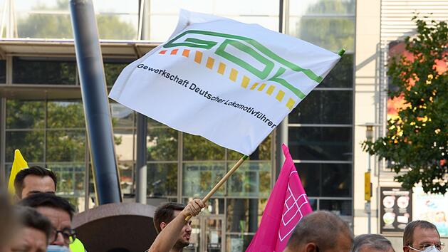 GDL&nbsp;ruft Mitglieder zur Urabstimmung &uuml;ber Bahnstreiks auf