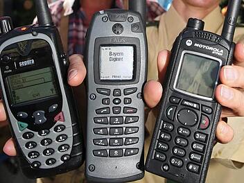Polizei, Rotes Kreuz und Feuerwehr sollen bald überall per Digitalfunk miteinander kommunizieren. Foto: Peter Kneffel/dpa