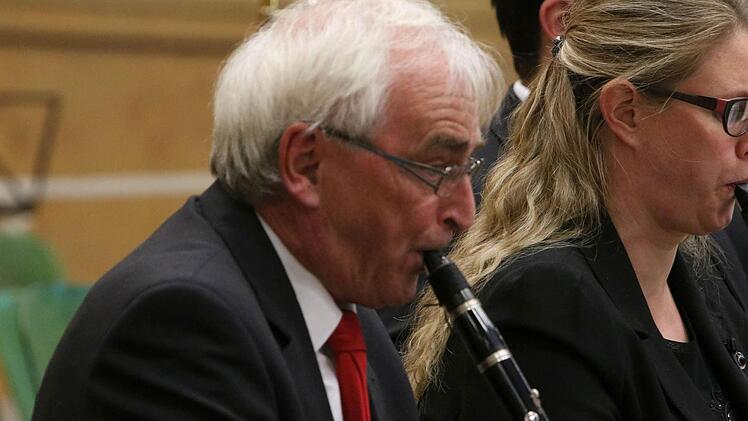 Impresionen vom Sinfoniekonzert in der Franz Goebel Halle Rödental mit dem Jugendorchester Rödental und dem Orchester der Musikfreunde NeustadtFoto: Jochen Berger