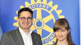 Freude &uuml;ber den Rotary-Adventskalender (von links): Gerald Brehm, Harald Laubinger, Anastazja Chmielowska, Thomas Pickel.  Foto: privat