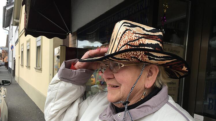 Wo ist er denn, der Hallstadter Faschingsumzug? Foto: Anette Schreiber