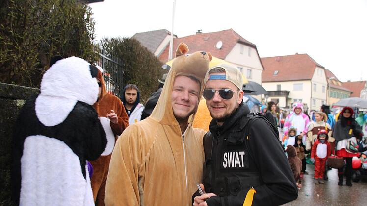 Die Zuschauer trotzten dem Regen. Thomas Malz