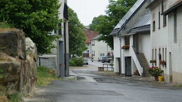 Nächste Maßnahme der Dorferneuerung in Weisbrunn wird die Neugestaltung des Lembacher Weges sein.