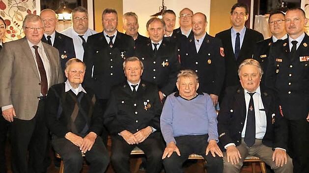 Die Geehrten und Verantwortlichen der FFW Kunreuth Foto: Franz Galster