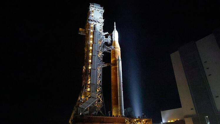 NASA Artemis Moonshot