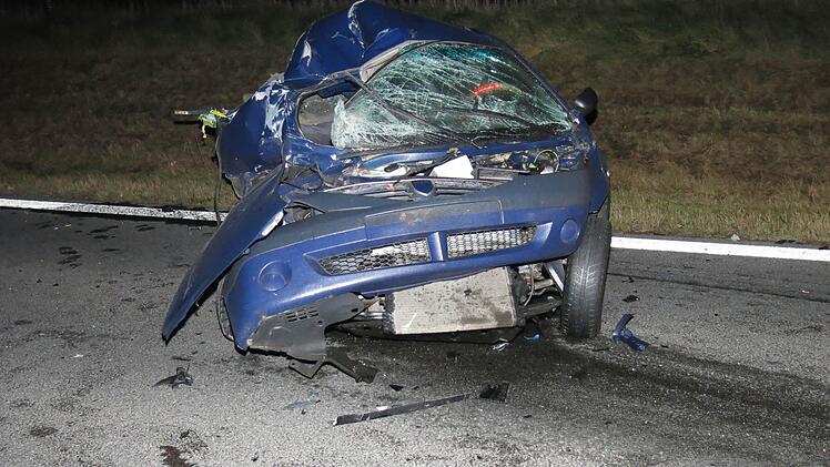 Der Dacia, in dem die vier Rumänen gesessen hatten.