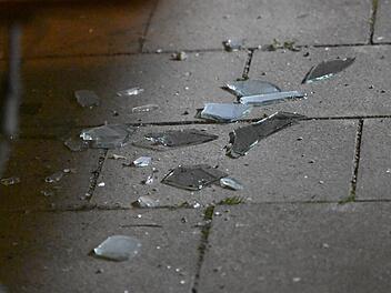 Vorfall an iraelischem Restaurant - Fenster besch&auml;digt