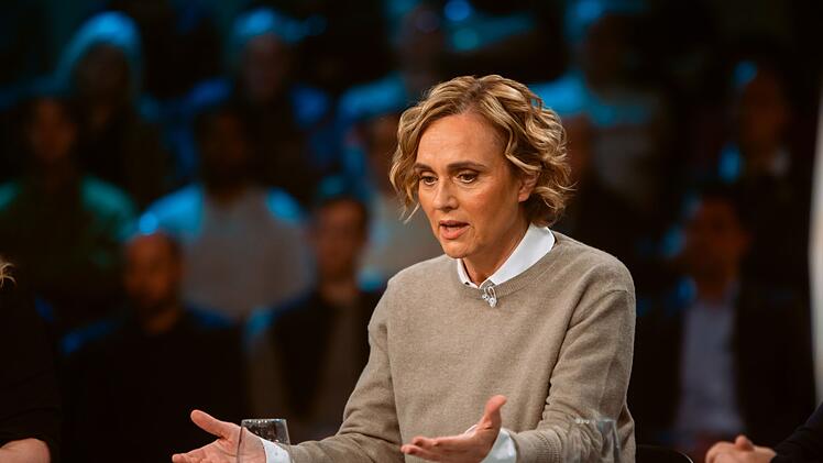 Caren Miosga ist vom Thema Pflege pers&ouml;nlich betroffen.