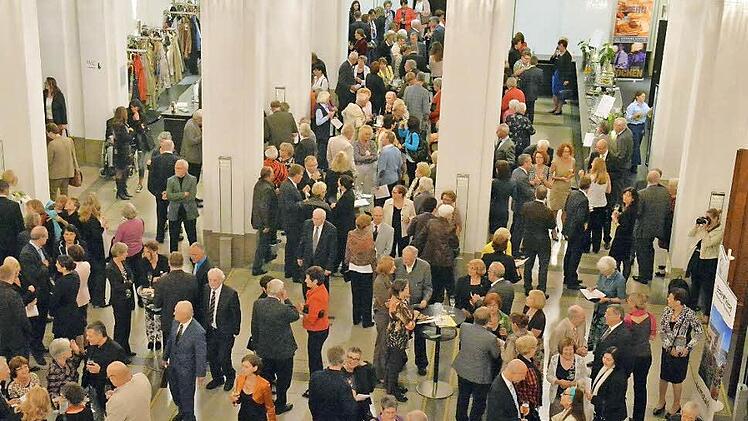 Jetzt wird es wieder ruhiger im Foyer des Regentenbaus: Der Kissinger Sommer ist am Sonntagabend zu Ende gegangen. Foto: Ronald Rinklef