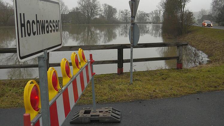 Die B 4 bei Gleußen (Blickrichtung Norden).