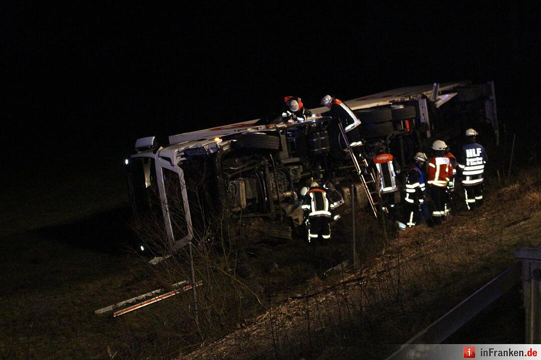 Lkw-Unfall auf A9 bei Schnaittach