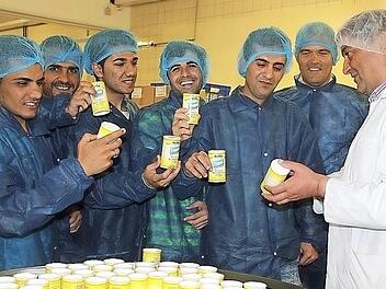 In Ludwigsstadt wird bisher unter der Federführung von Karin Weber hervorragende Flüchtlingsarbeit geleistet. Jetzt geht es darum, im Modellprojekt "Aktive Bürgerschaft" die Flüchtlinge unter anderem auch in Arbeit zu bringen. Bei Wela hat im vergangenen Jahr ein Teil der Jugendlichen einen Einblick in den Berufsalltag gewinnen können. Foto: Archiv, Schadeck