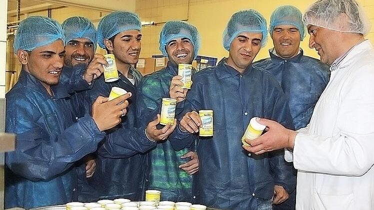 In Ludwigsstadt wird bisher unter der Federführung von Karin Weber hervorragende Flüchtlingsarbeit geleistet. Jetzt geht es darum, im Modellprojekt "Aktive Bürgerschaft" die Flüchtlinge unter anderem auch in Arbeit zu bringen. Bei Wela hat im vergangenen Jahr ein Teil der Jugendlichen einen Einblick in den Berufsalltag gewinnen können. Foto: Archiv, Schadeck