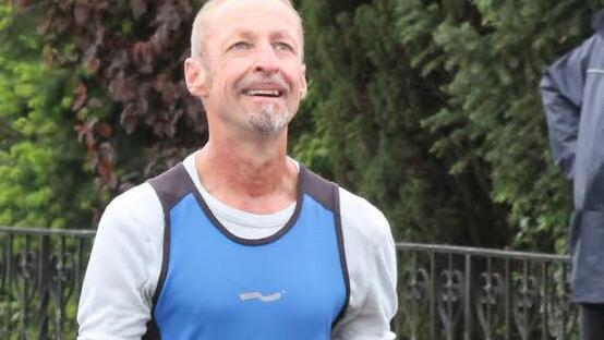 Immer am Ball: Peter Meyer verbindet Joggen mit Jonglage.