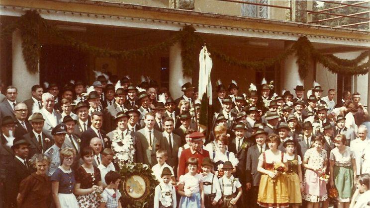 Nach dem Schützenauszug (1966). Foto: Stadtarchiv Kronach