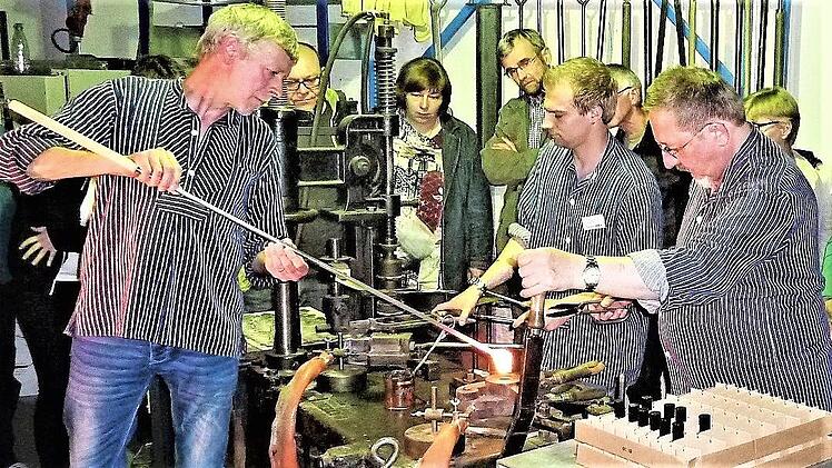 Eine Attraktion ist in Kleintettau die Vorführung am Halbautomaten, 1926 eingeführt.