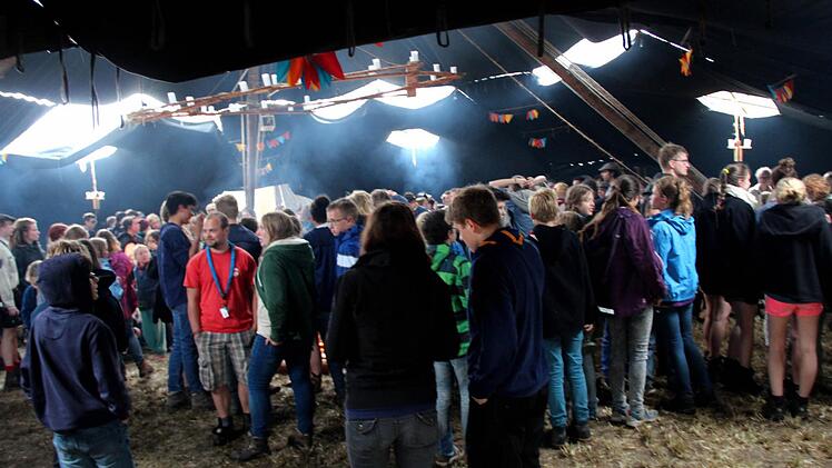 In den Jurtenburgen ist es warm und gemütlich. Foto: Johanna Blum