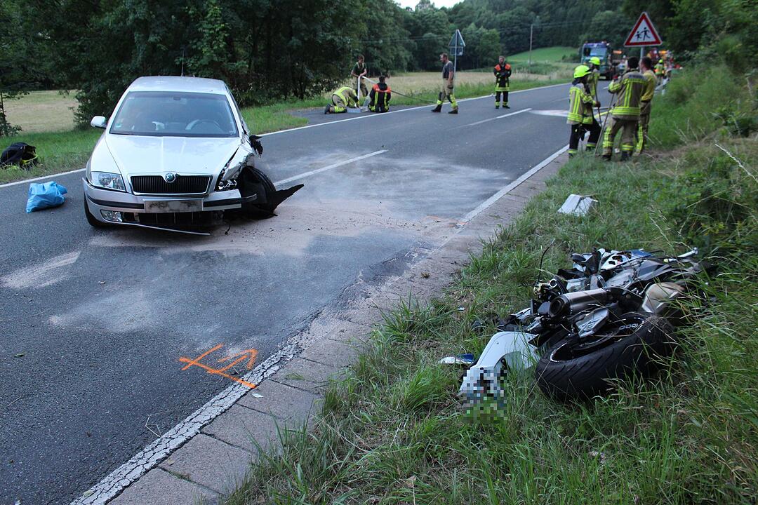 Landkreis Bayreuth: Motorradfahrer bei Unfall schwer verletzt